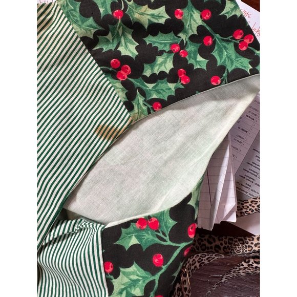 Vintage Holiday Holly Vest - blemish on shoulder OS Green Holly Cotton Blend - Picture 11 of 16